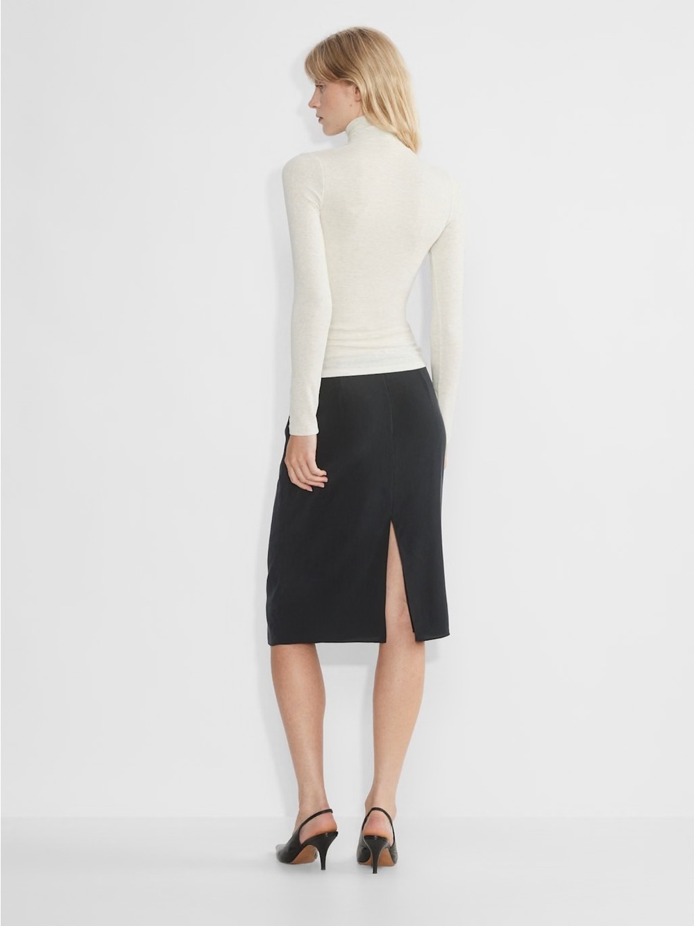 Aritzia Isadora Silk skirt / sandwashed black